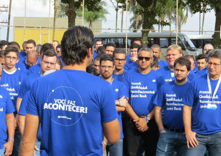 <strong>Nuestra misión es</strong> <br />Desarrollar a las Personas